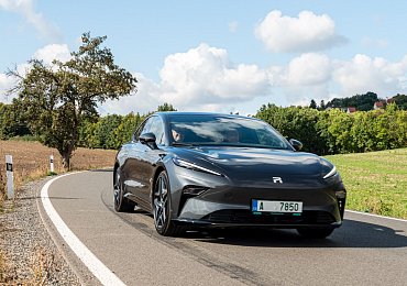 Ojetiny zažily nejsilnější září v historii. Růst cen se zastavil a čínské vozy posilují. Prodávat je začíná i AURES Holdings