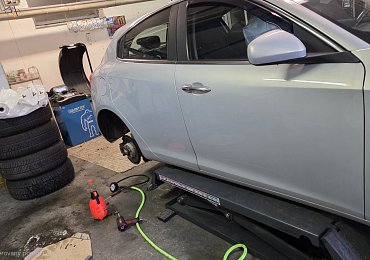 Zen mezi hevery aneb jak jsem v malé garáži v Hostivaři našel dokonalý pneuservis