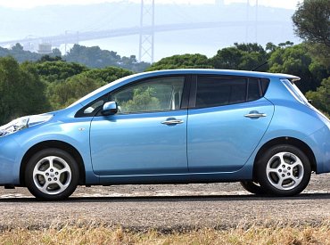 První oběť je tady. Obchodníci s ojetinami přestávají nabízet některé elektromobily. Z kola ven šel například Nissan Leaf